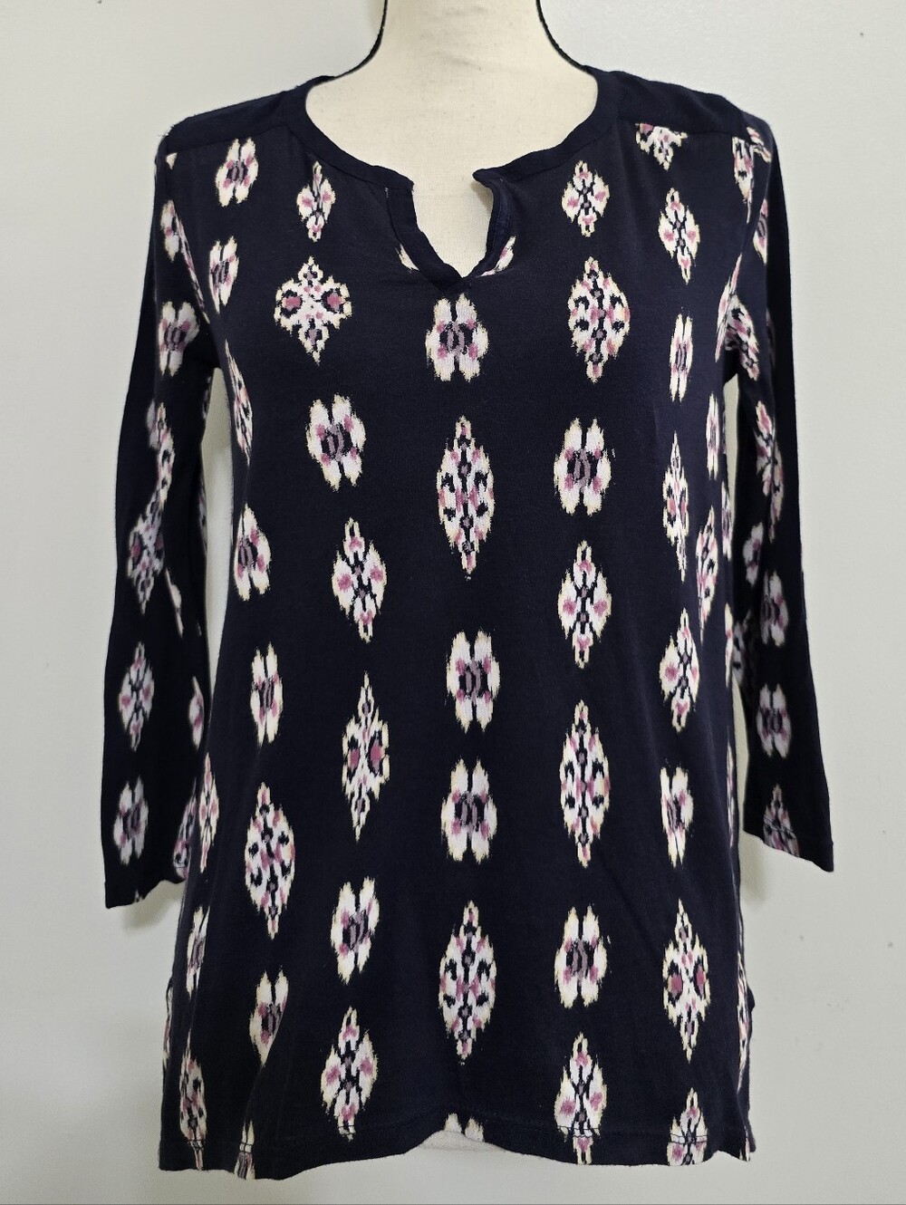 LUCKY BRAND size XS Split Neck 3/4 Sleeve Ikat Geometric Aztec Print Shirt Navy